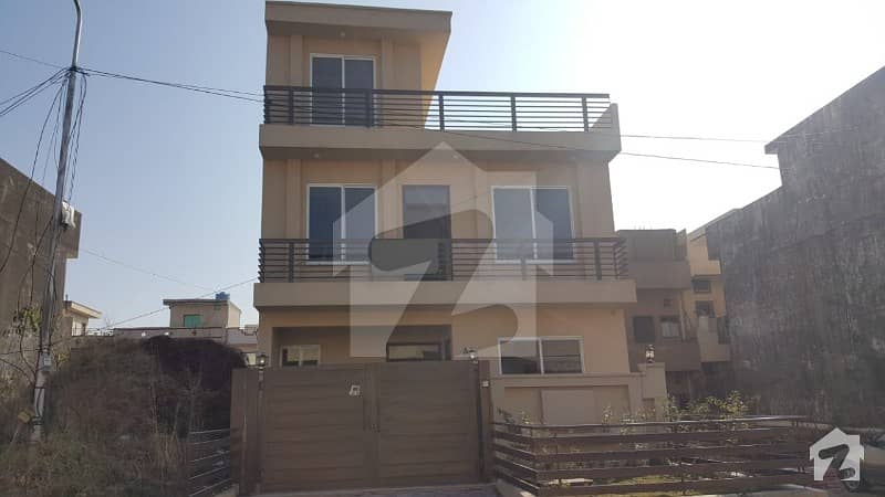 Beautiful Brand New 25x40 House Available For Sale