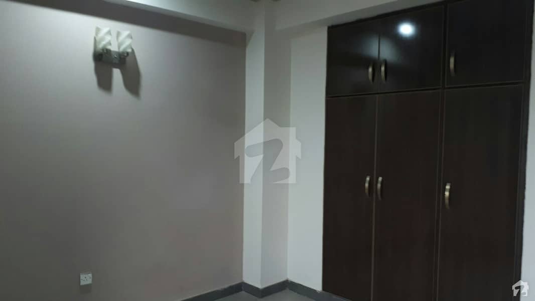 3rd Floor Flat For Rent - Best For Office Use