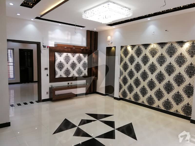 بحریہ ٹاؤن ۔ بلاک سی سی بحریہ ٹاؤن سیکٹرڈی بحریہ ٹاؤن لاہور میں 3 کمروں کا 5 مرلہ مکان 1. 05 کروڑ میں برائے فروخت۔