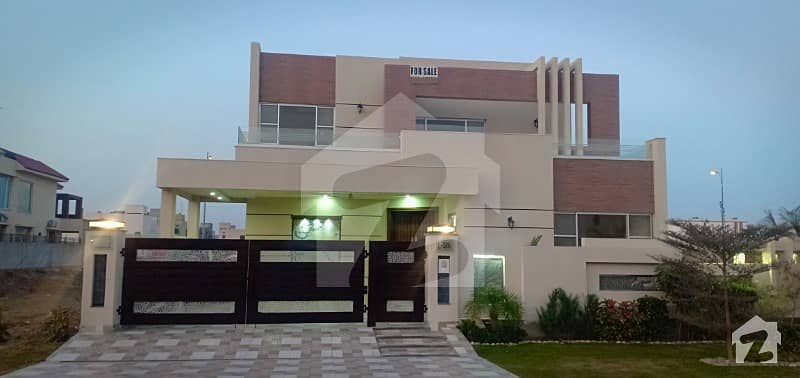 ڈی ایچ اے فیز 6 - بلاک ایل فیز 6 ڈیفنس (ڈی ایچ اے) لاہور میں 5 کمروں کا 1 کنال مکان 4.75 کروڑ میں برائے فروخت۔
