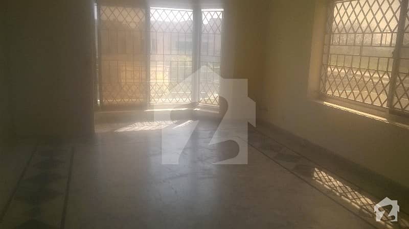 G  9 markaz falt for rent