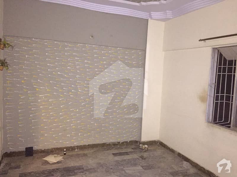 سخی حسن چورنگی کراچی میں 2 کمروں کا 3 مرلہ فلیٹ 18 ہزار میں کرایہ پر دستیاب ہے۔