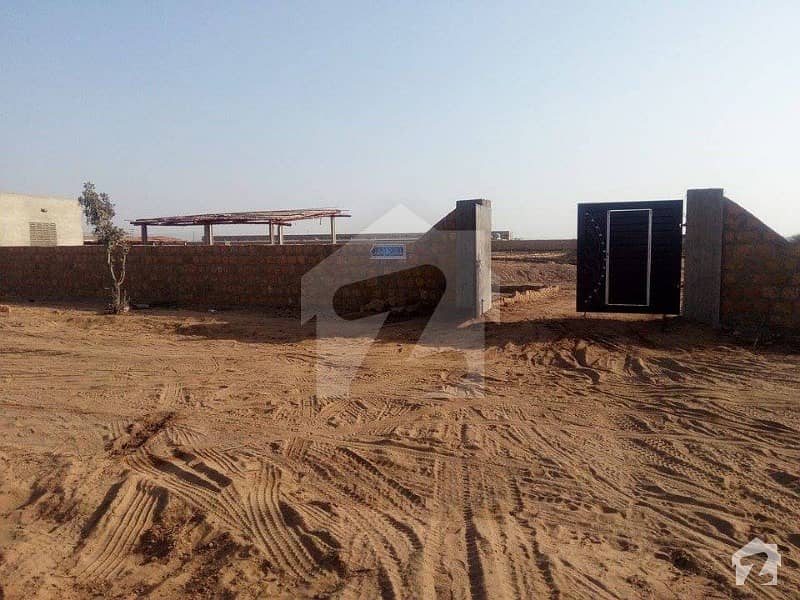 FARM HOUSES PLOTS Land on installments in a Gated Project Super Highway