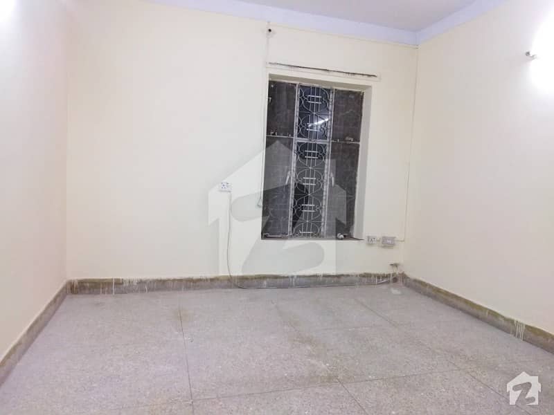 3 Bed Rooms Upper Portion Available For Rent In Sikandar Block