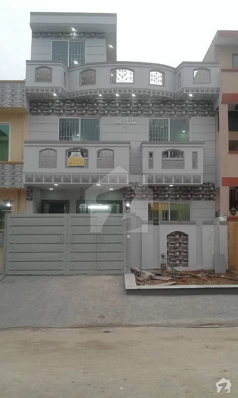 Size 25x40 Brand New House Is Available For Sale