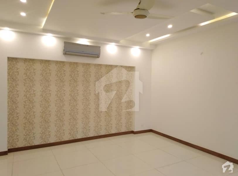ای ایم ای سوسائٹی ۔ بلاک سی ای ایم ای سوسائٹی لاہور میں 5 کمروں کا 1.6 کنال مکان 8 کروڑ میں برائے فروخت۔