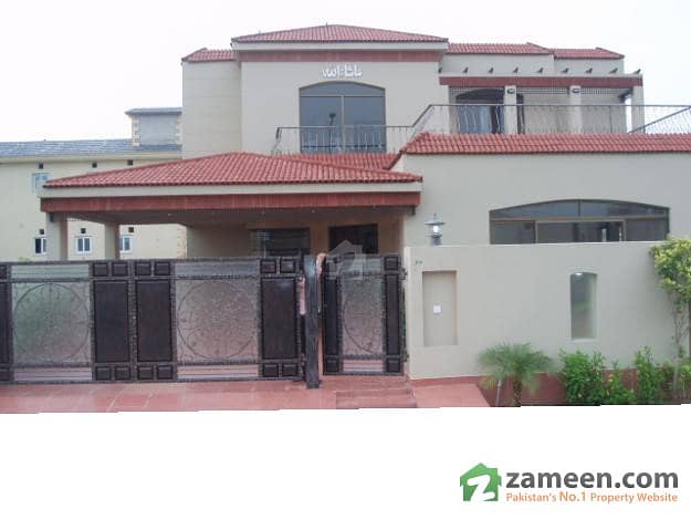 Glourious And 1 Kanal Luxury Bungalow Build By Owner Available For Sale In Bahria Town