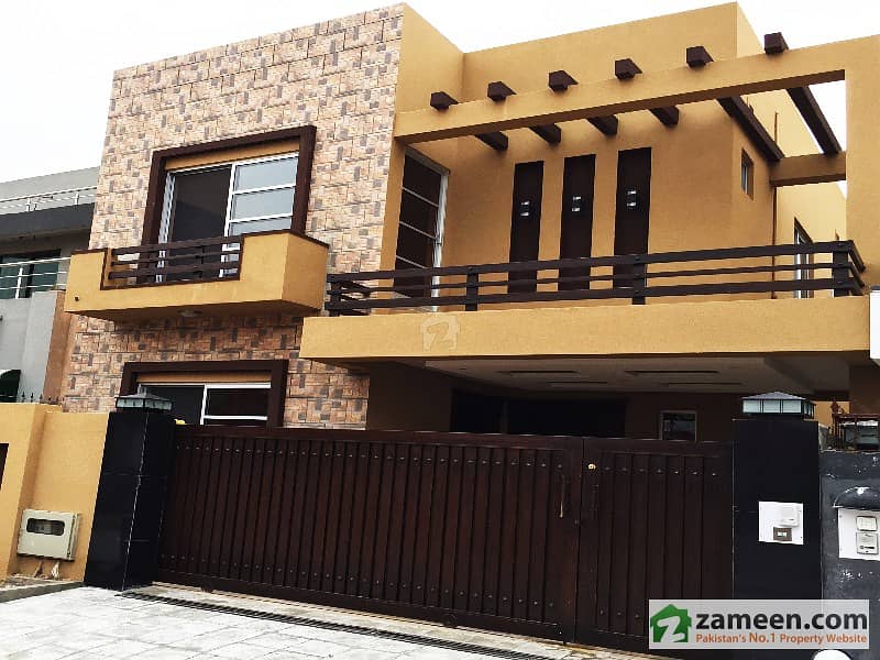 Lottery - 10 Marla, 5 Beds Entertainers Delight Stunning Classic Bungalow Available For Urgent Sale In Bahria Town