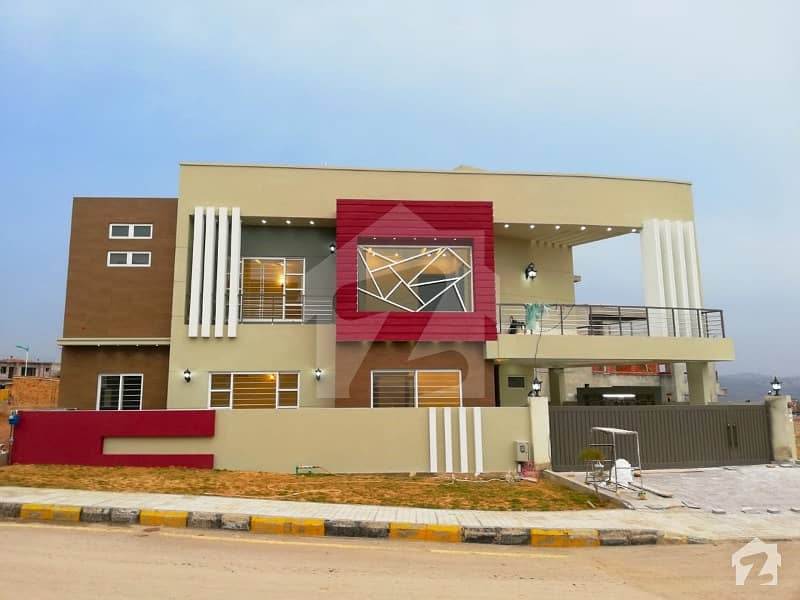 Solid And Stylish 10 Marla House In Bahria Town