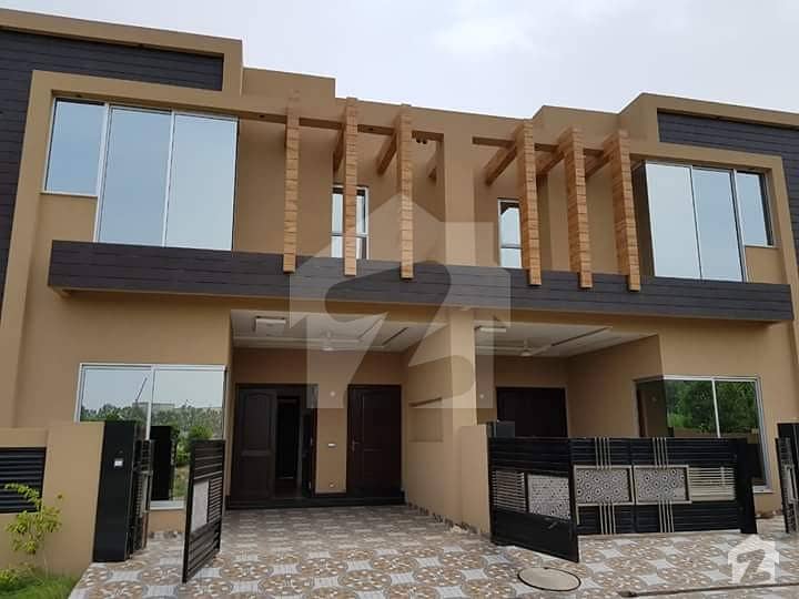 10 Marla  Bungalow  Available For  Rent   In  Dha Phase  3 Xx Block