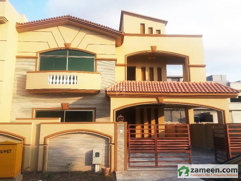 12 Marla Charming Cottage Available For Sale In Bahria Town