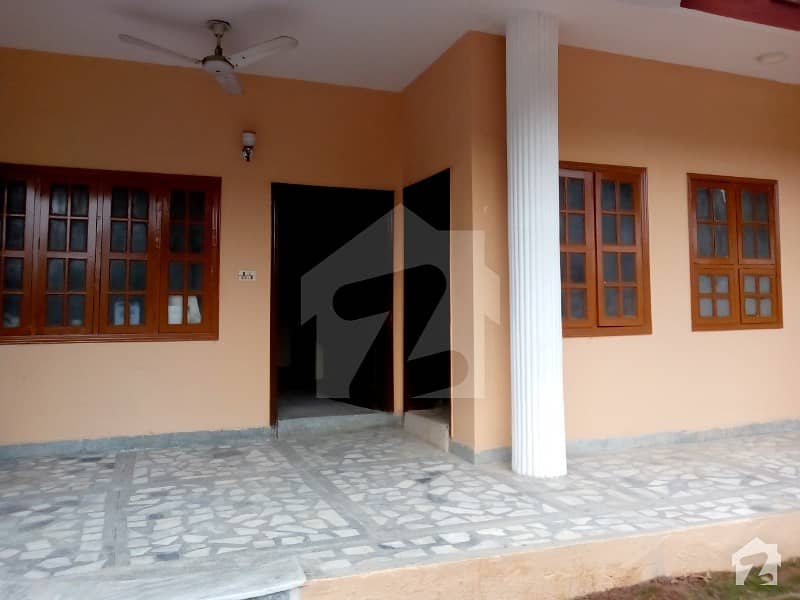 F10 1 KANAL TRIPLE STORY 6 BED 2 KITCHEN DD TV LOUNGE FOR RENT