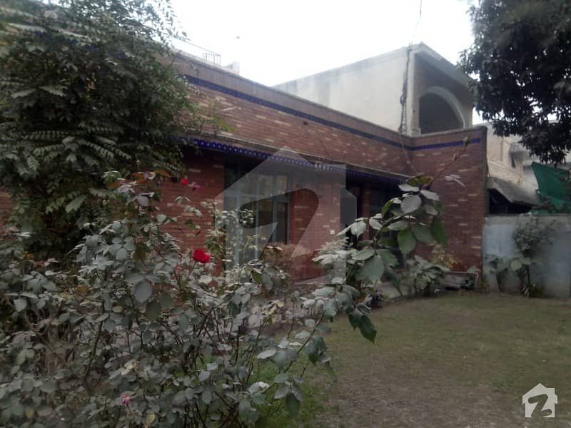 1 Kanal House Available  for Rent in Gulberg