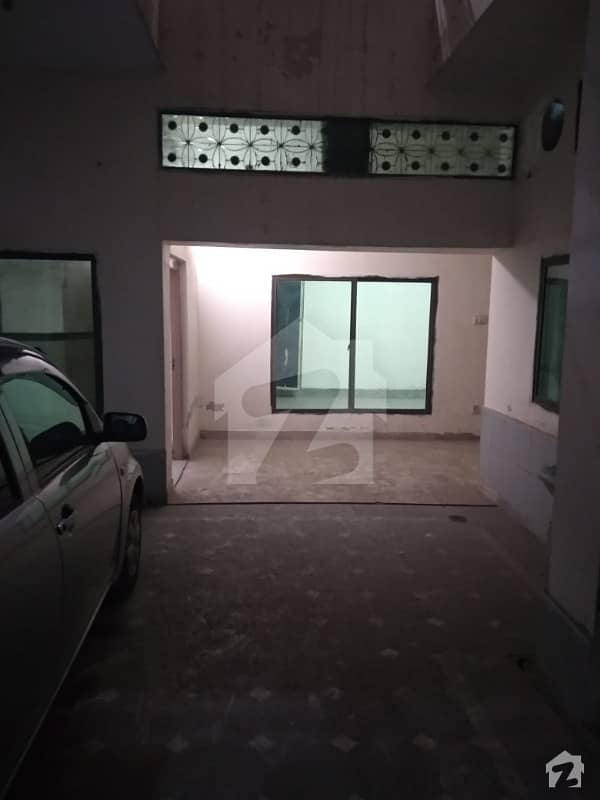 y block madinatown sepred lower porstion for rent