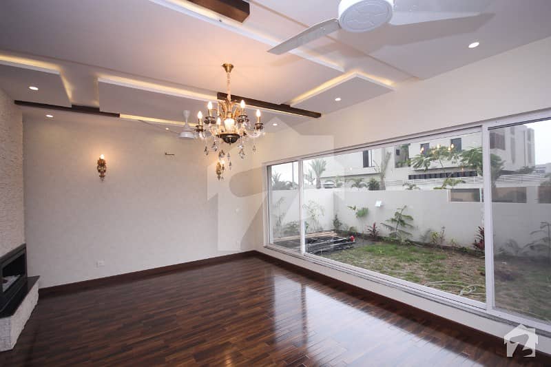 Brand New 1 Kanal  Bungalow With Well Finishing Is  For  Sale Near Dha Phase 5