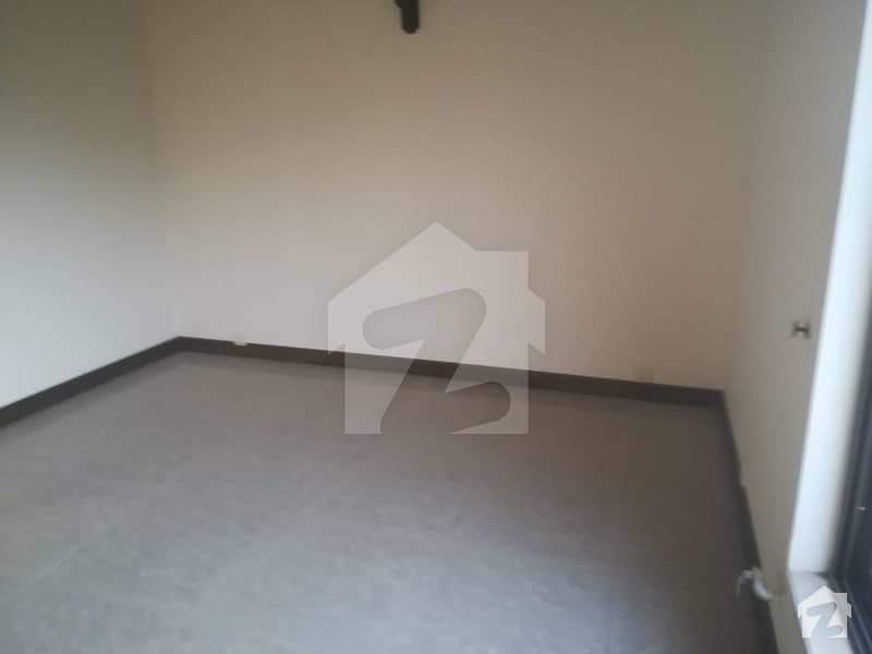 ground besment for rent in d 12