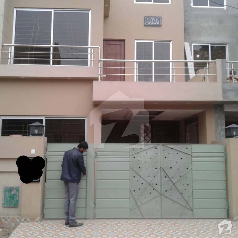 5 MARLA BRAND NEW STYLISH CLASSIC HOUSE FOR RENT IN BAHRIA TOWN LAHORE