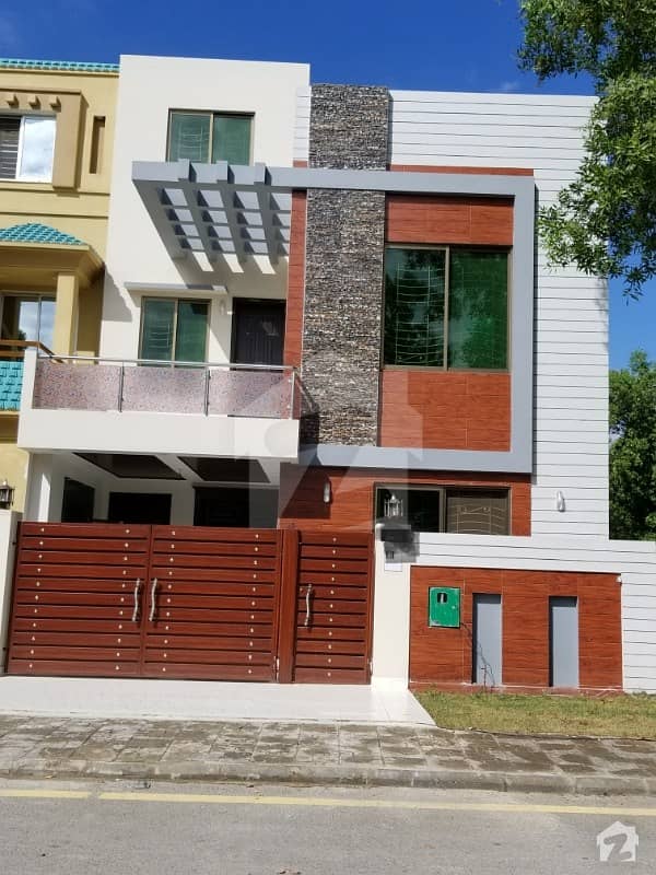 5 marla double story house for sale in bahria nasheman ferozpur road LHR 10 mint drive from gujjumata
