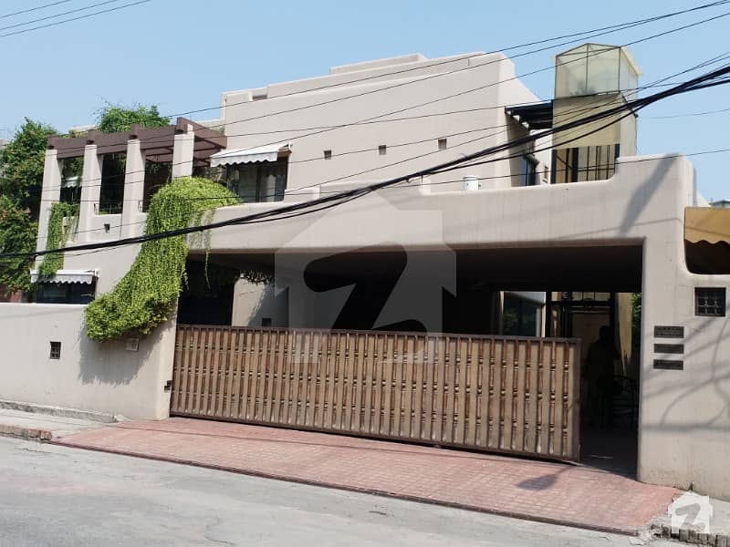 Office Use House For Rent For  In Gulberg Mall Road Upper Mall  Lahore