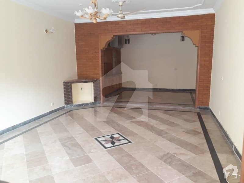 600 Sq Yard Beautiful Upper Portion For Rent In F-11 Islamabad