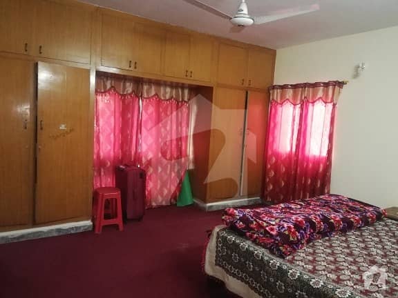 اسلام آباد - مری ایکسپریس وے اسلام آباد میں 9 کمروں کا 1.5 کنال مکان 2.3 کروڑ میں برائے فروخت۔