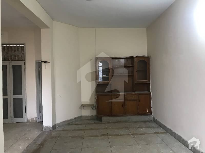 College Road Portion For Rent In Township