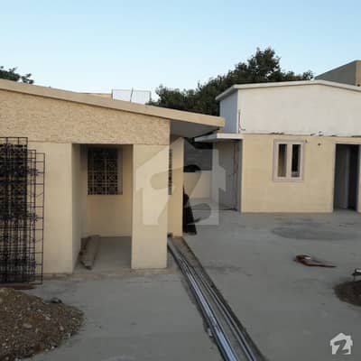 600 Sqyds House Available For Commercial 600 Sqyds House Available For Commercial