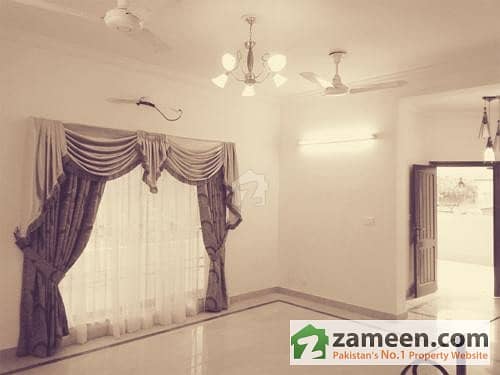 Phase 2 - With Basement 8 Beds Renovated Personally Gifted 10 Marla House For Sale In Bahria Town
