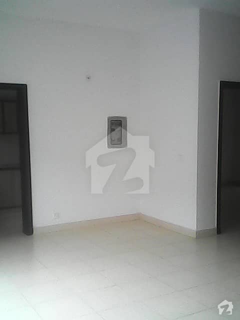 2 Bed First Flour Flat Avalibal for Rent in Awami Villas LCO D Block Phase 2 Bahria Orchard