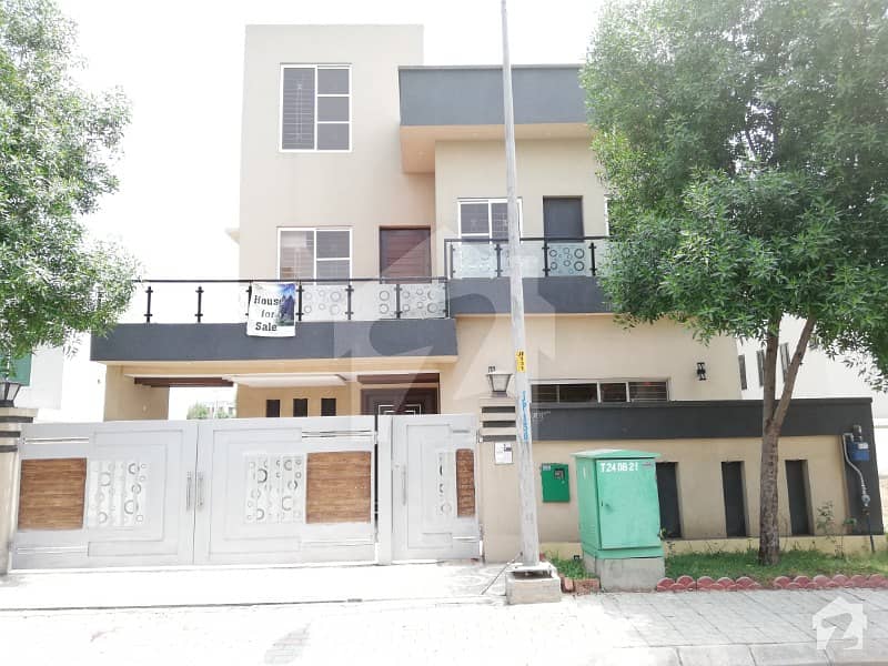 10 Marla Upper Portion For Rent Good Condition Janiper Bloci Bahria town Lahore