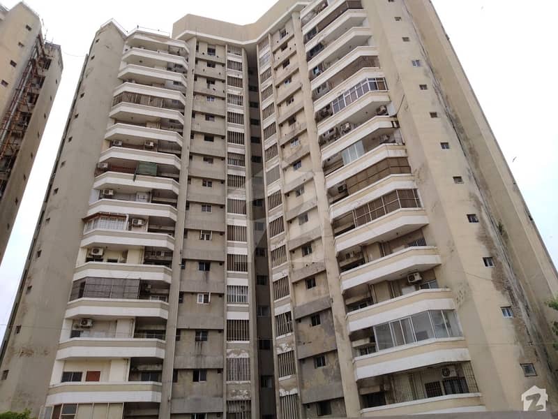 کلفٹن ۔ بلاک 2 کلفٹن کراچی میں 4 کمروں کا 14 مرلہ فلیٹ 1.15 لاکھ میں کرایہ پر دستیاب ہے۔