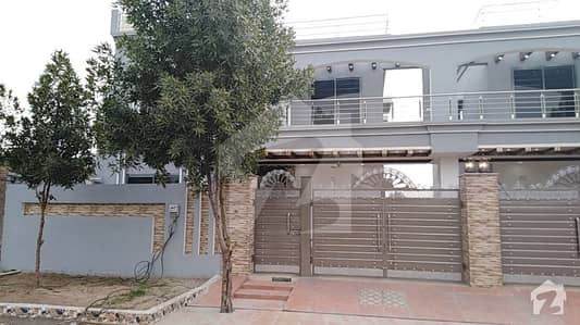 10 Marla House Is Available For Sale 10 Marla House Is Available For Sale