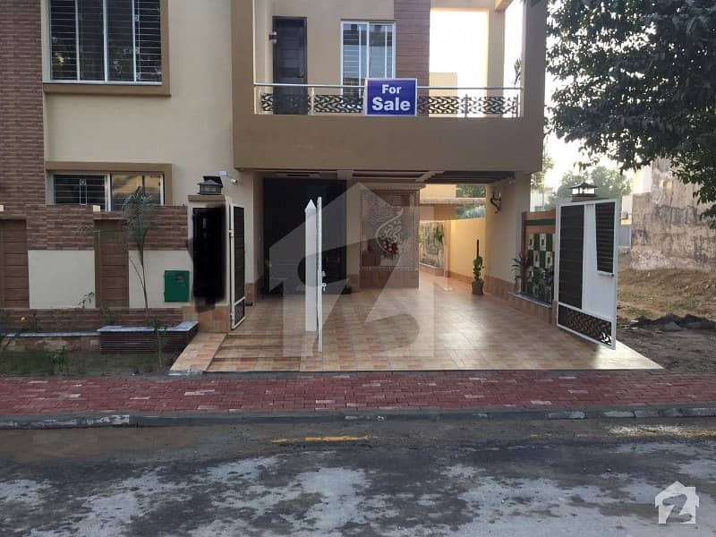 10 Marla Brand New Marvelous Bungalow For Sale In Bahria Town Lahore