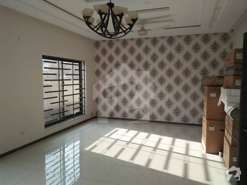 Phase 7 - 1 Kanal New House For Sale