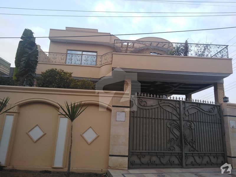 House In Main Hayatabad Phase 7 Sector E6 Green Belt