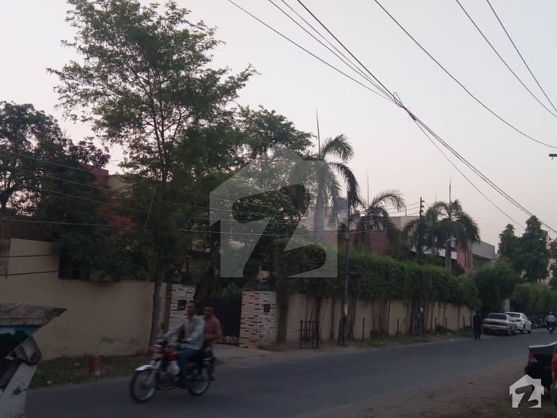 5 KANAL 10 MARLA HOUSE FOR SALE IN GULBERG  LAHORE