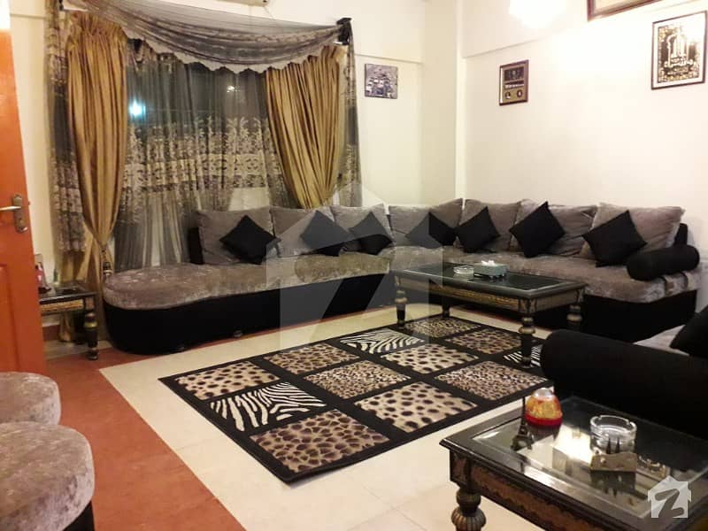 Nishat Commercial Area - 3 Bedrooms Apartment For Sale