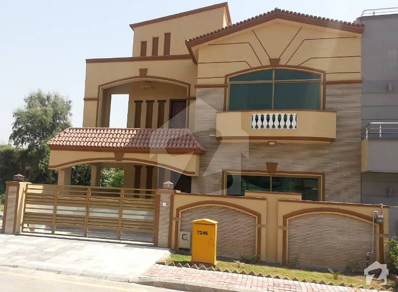 Luxury 11 Marla House For Sale In Bahria Town