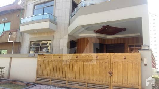 Outclass Brand New House Available For Sale Outclass Brand New House Available For Sale