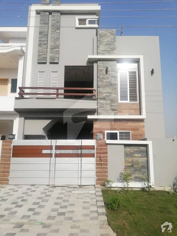 5 Marla Brand New Owner Built Facing Family Park Villa For Sale In Canal Garden Lahore