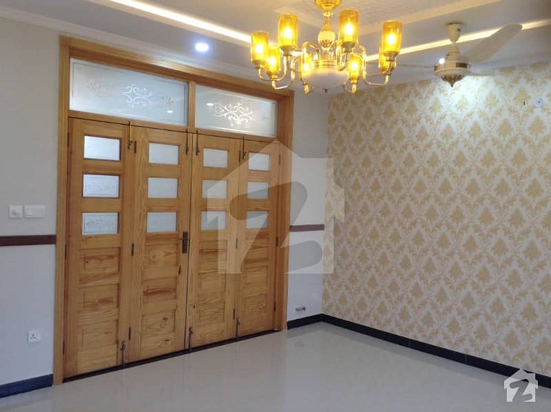 Luxury  Spacious 10 Marla Ground Portion For Rent  In Bahria Town Phase 1