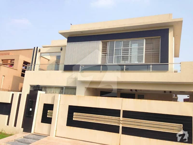Syed Brothers Offer 1 Kanal Upper Portion Corner Lavish Bungalow With Separate Gate In Dha Phase 5