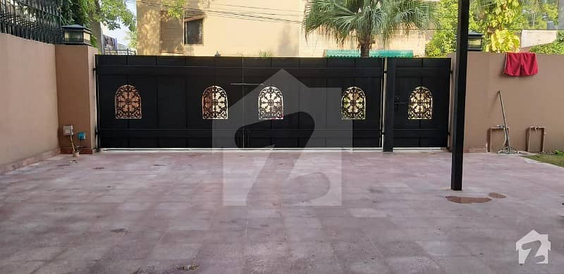 BRAND NEW ONE KANAL HOUSE WITH PERMANENT SERVANTS HOUSE FACILITY BRAND NEW ONE KANAL HOUSE WITH PERMANENT SERVANTS HOUSE FACILITY