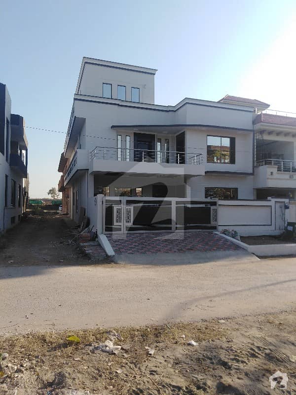 G 13 35x70 Brand New Street Corner Park Face House For Sale At Doubled Unit Very New Design Ideal Look 50 Feet Road Ideal Access From Double Road G 13 Islamabad Id Zameen Com
