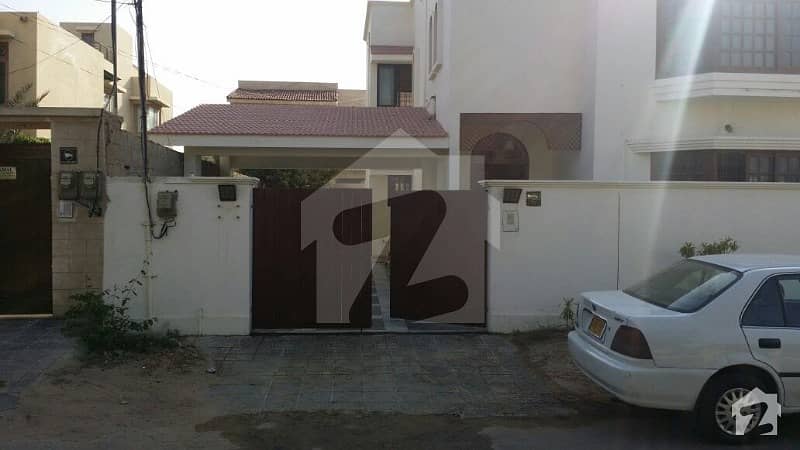 Most Prime Location Old House In Phase 6 27th Street Dha Karachi