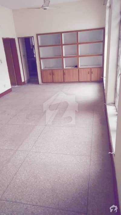 3 bed upper portion with servant quarter 3 bed upper portion with servant quarter