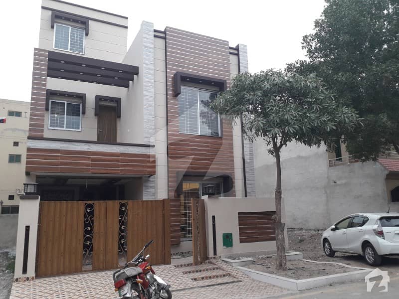 05 Marla Brand New Stylish House For Sale In Bahria Town Lahore