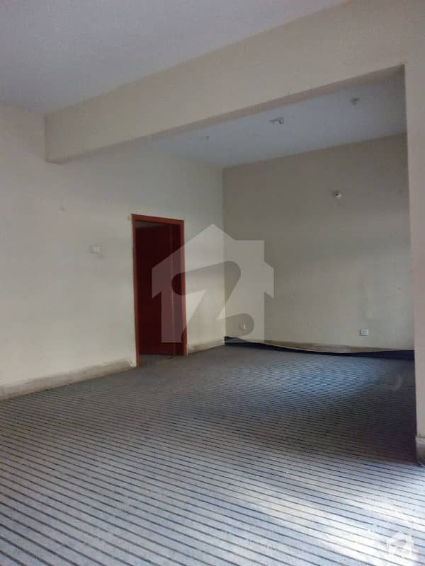 Maintained 400 Sq Yrd Single Storey Bungalow Available In Gulshan Block 2