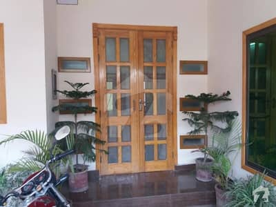 ویسٹ کالونی کینٹ جہلم میں 4 کمروں کا 7 مرلہ مکان 1. 15 کروڑ میں برائے فروخت۔