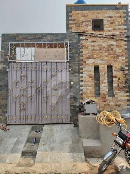 جھمرہ روڈ فیصل آباد میں 2 کمروں کا 2 مرلہ مکان 25 لاکھ میں برائے فروخت۔